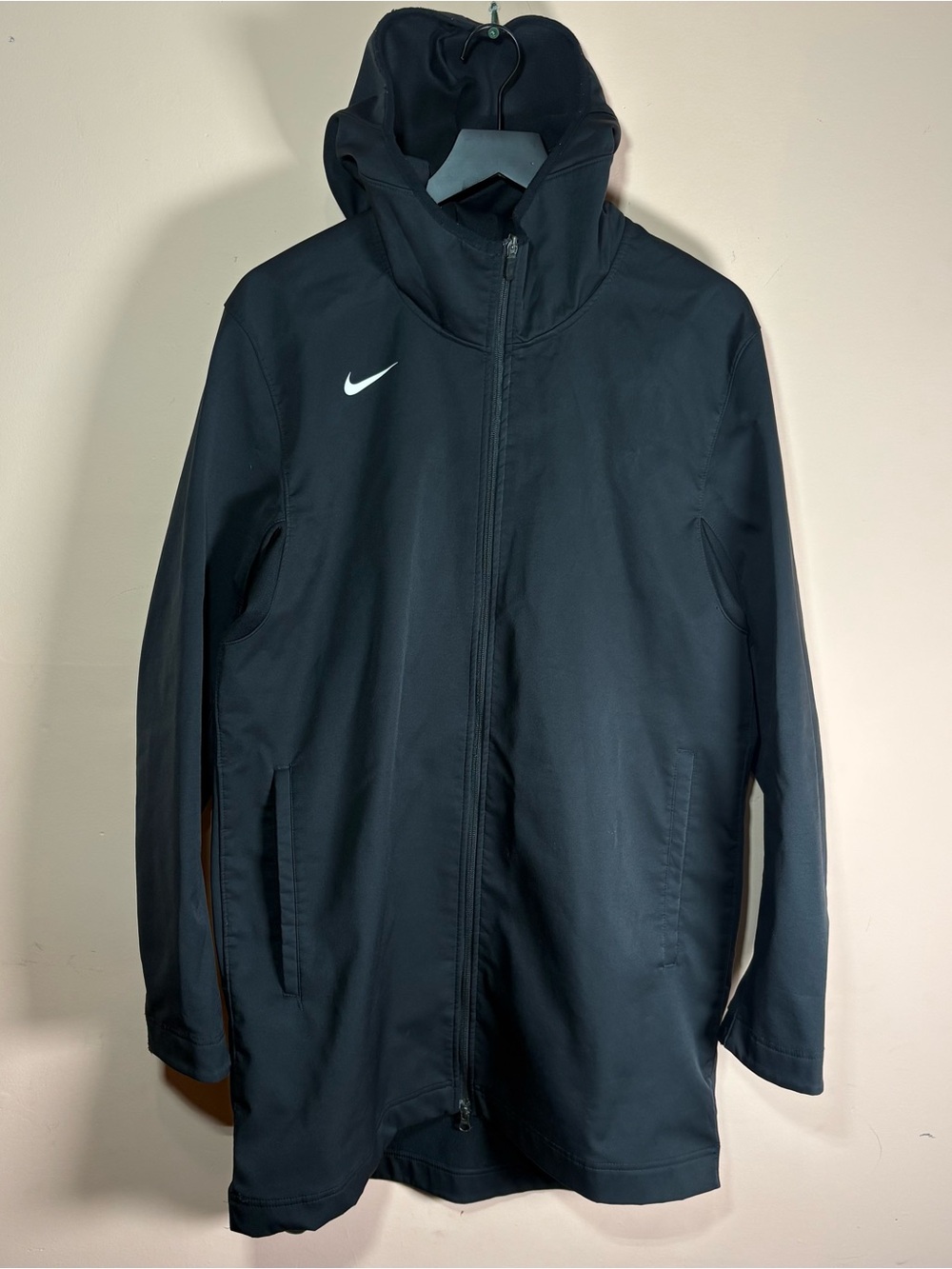 Nike Shield Protect Repel Basketball Hooded Jacket Black Large AJ6719-010